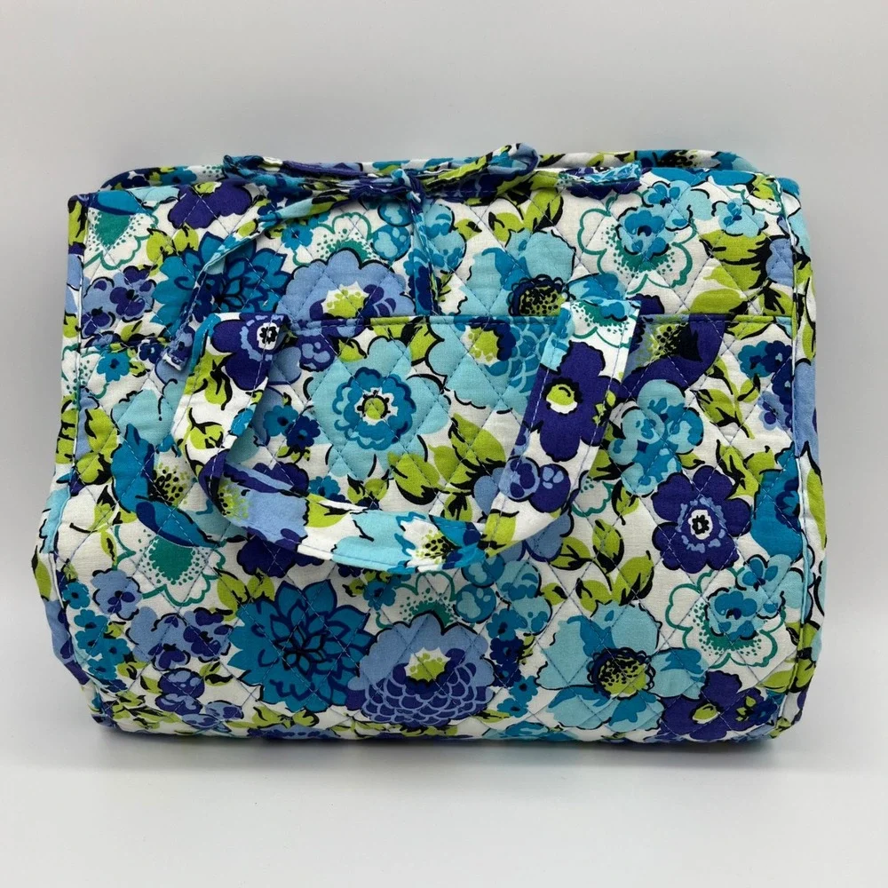 Vera Bradley Hanging Travel Organizer Blueberry Blooms Quilted Toiletry Bag